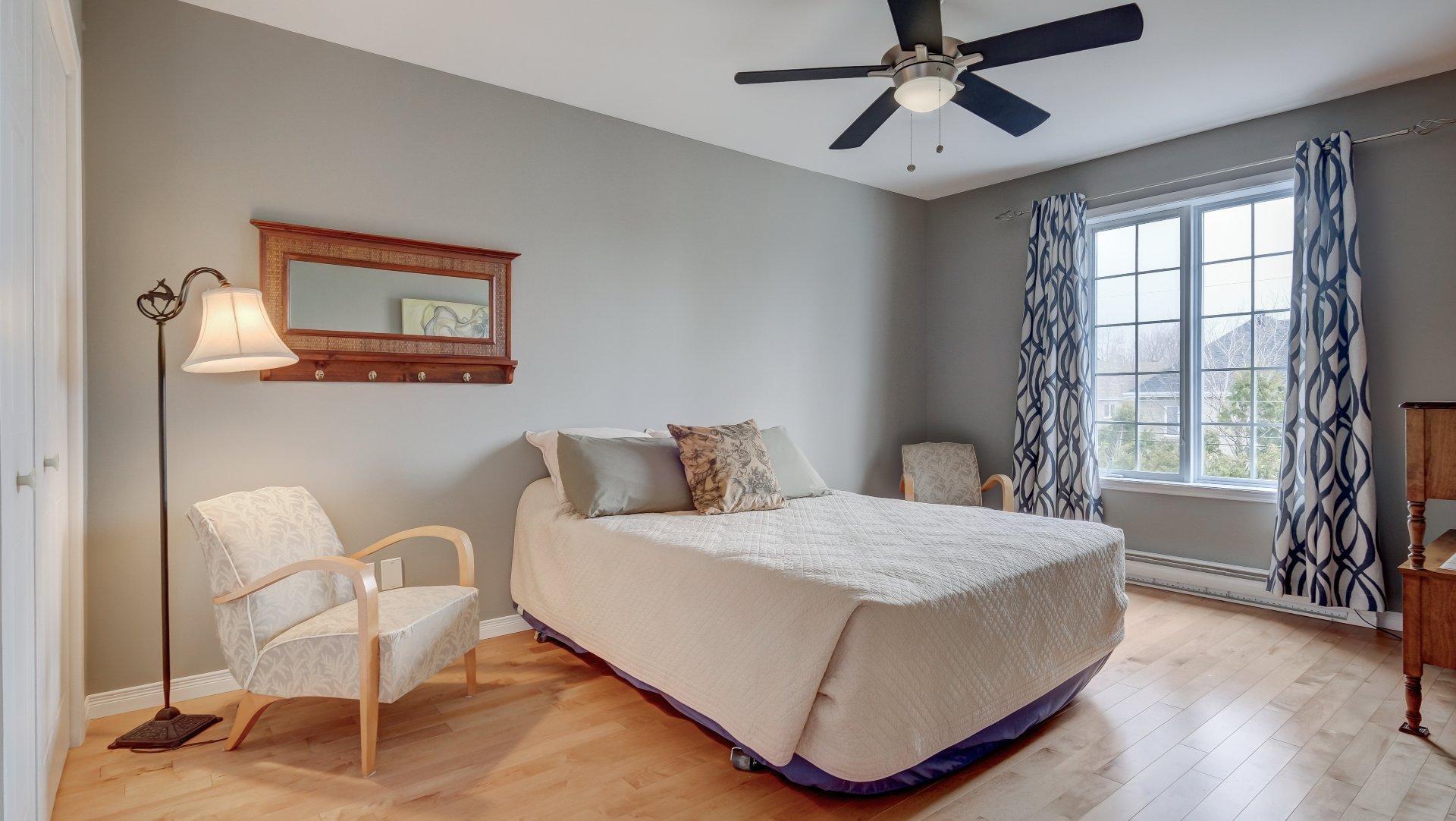 









319


Rue Damien-Benoît

,
Mont-Saint-Hilaire,




QC
J3H6B2

