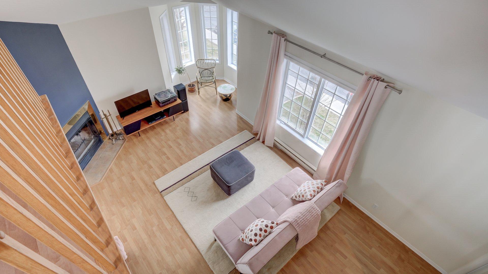 









319


Rue Damien-Benoît

,
Mont-Saint-Hilaire,




QC
J3H6B2

