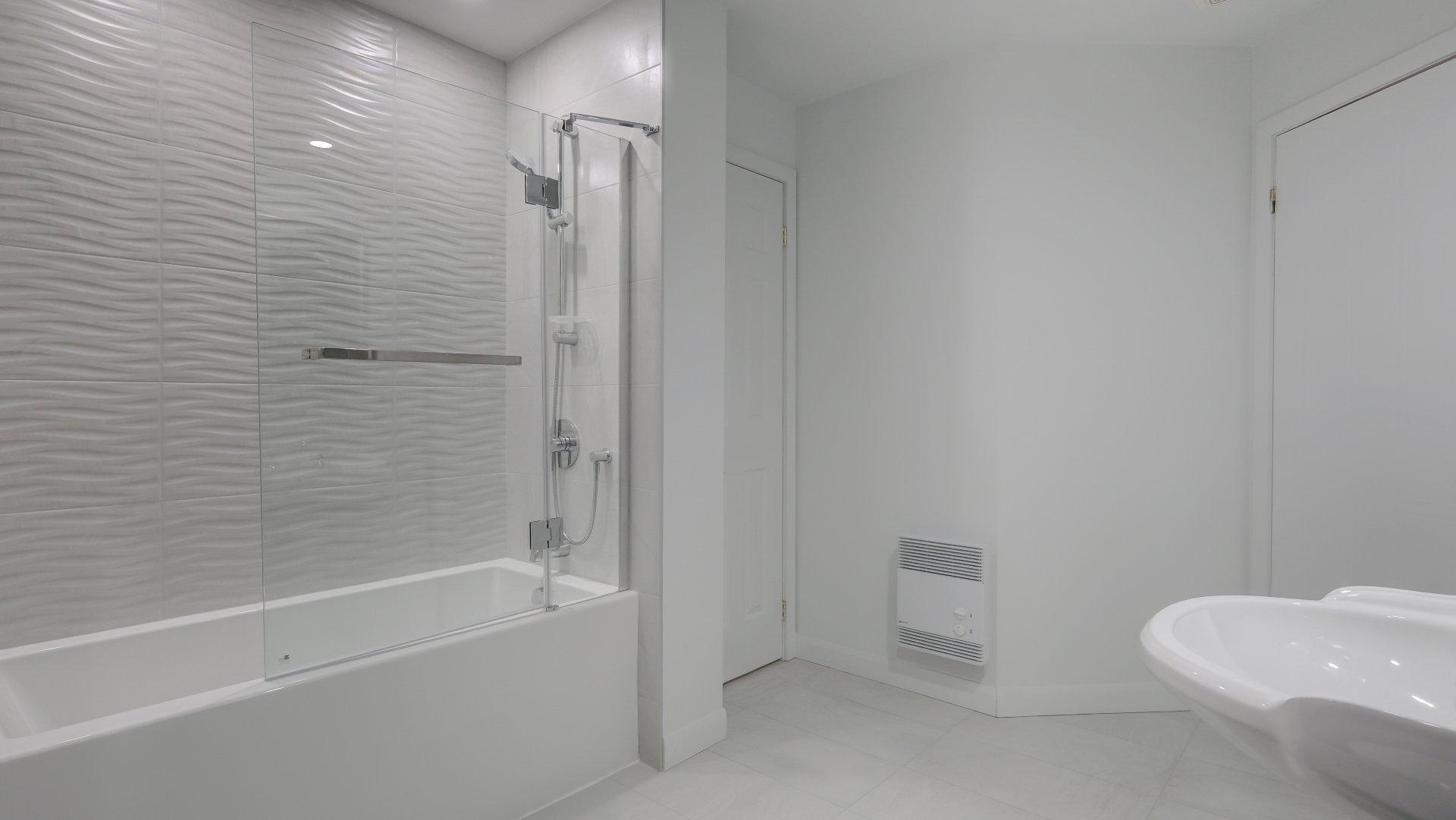 









319


Rue Damien-Benoît

,
Mont-Saint-Hilaire,




QC
J3H6B2

