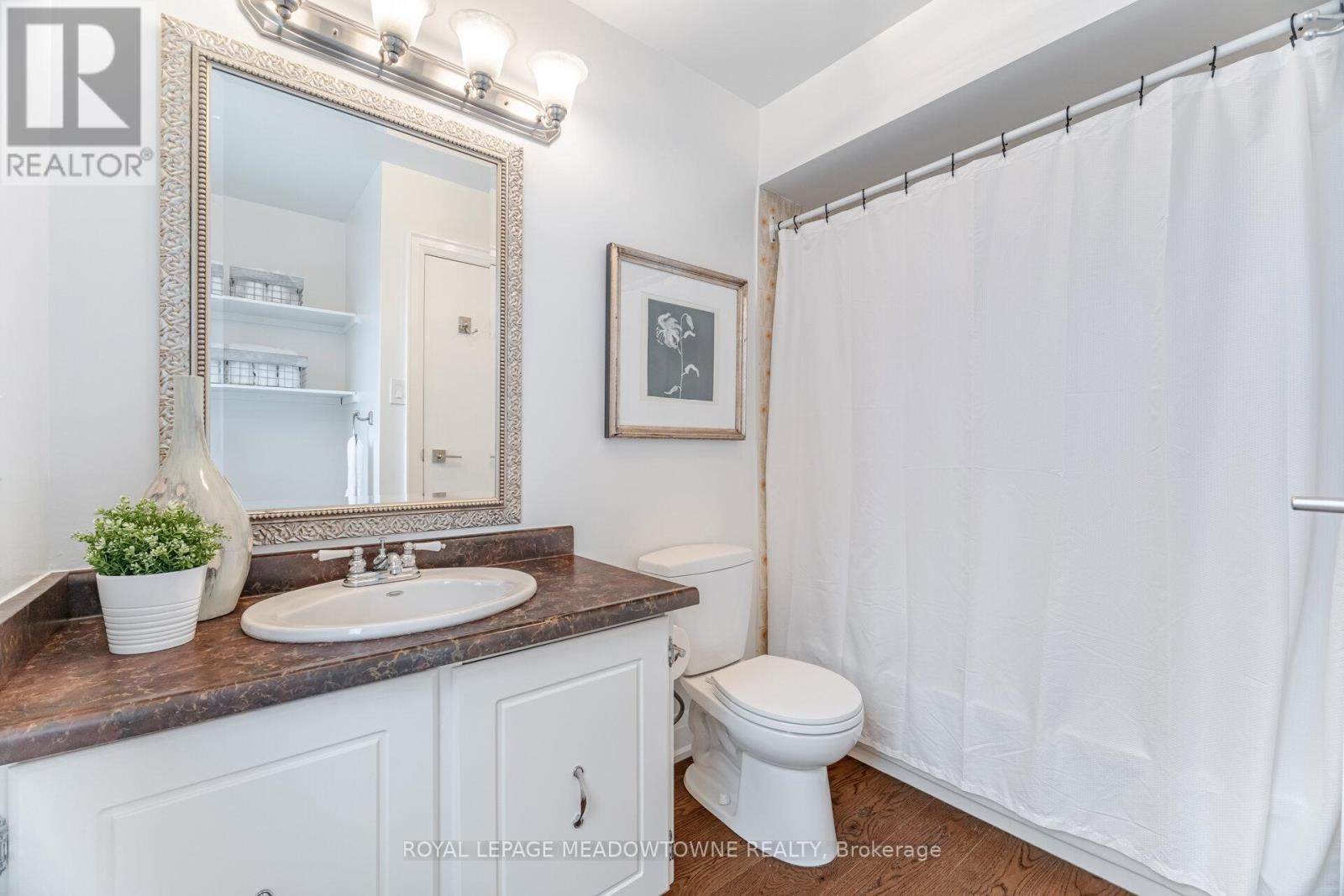 












6736 BARRISDALE DRIVE

,
Mississauga,




Ontario
L5N2H4

