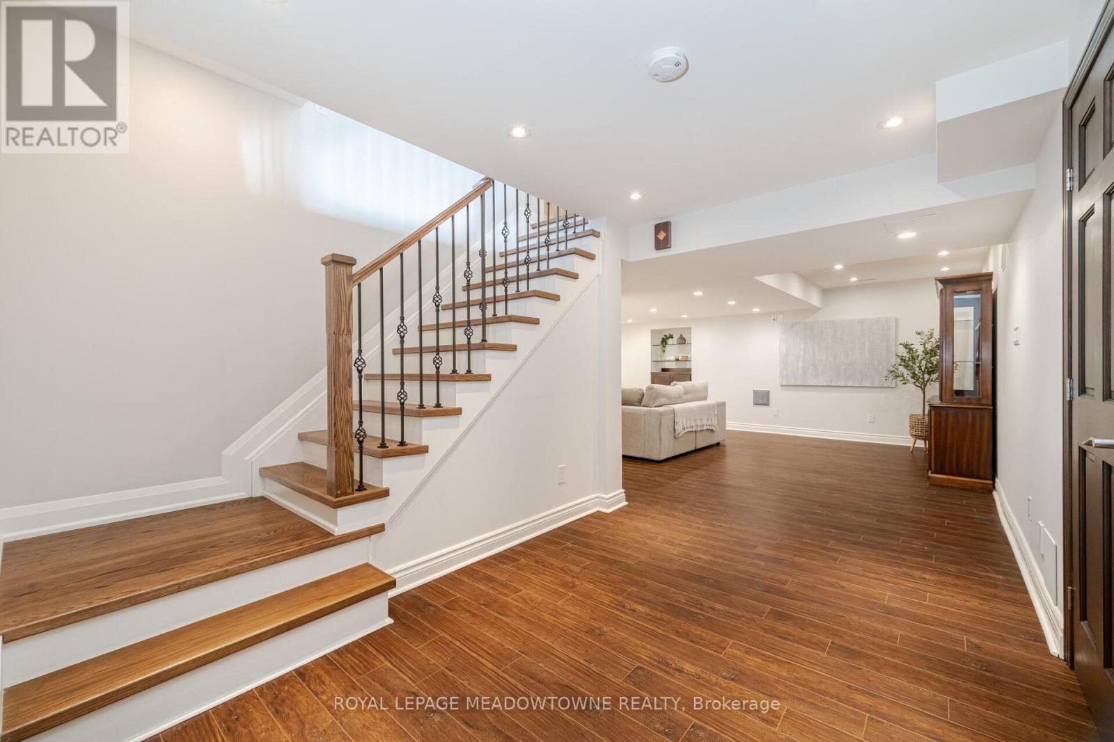 












6736 BARRISDALE DRIVE

,
Mississauga,




Ontario
L5N2H4

