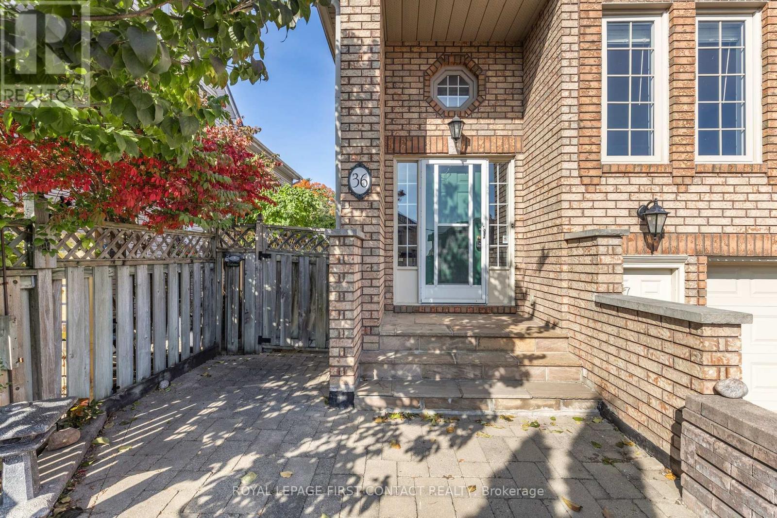 












36 KEMPENFELT DRIVE

,
Barrie,




Ontario
L4M1B9

