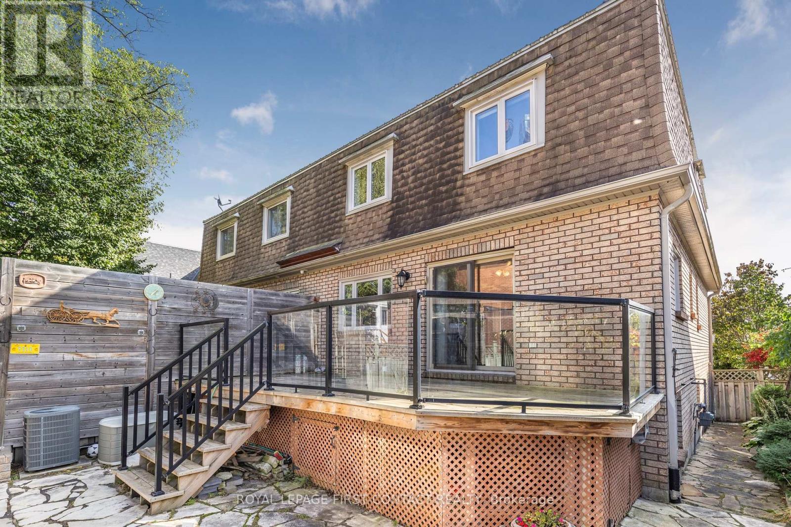 












36 KEMPENFELT DRIVE

,
Barrie,




Ontario
L4M1B9

