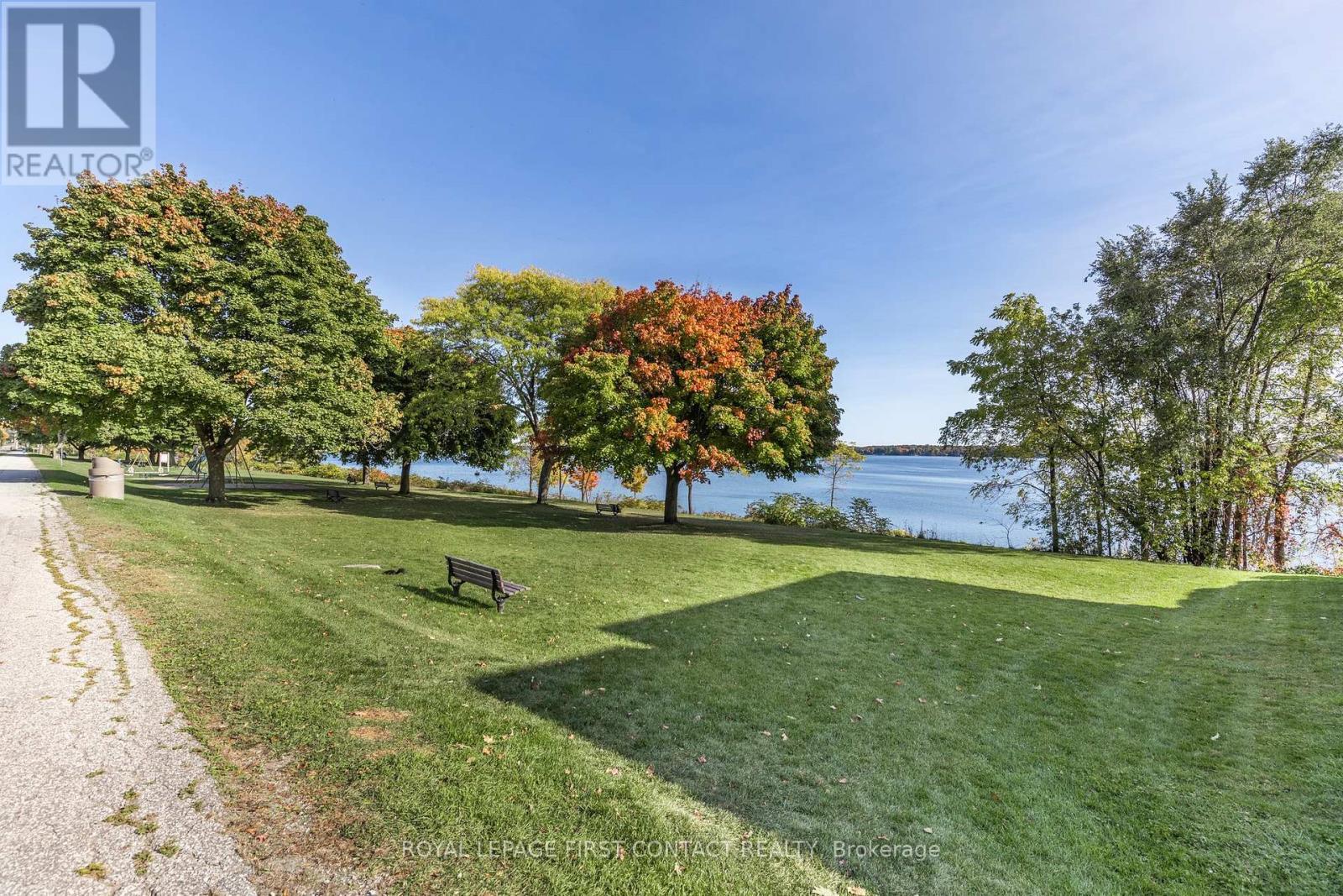 












36 KEMPENFELT DRIVE

,
Barrie,




Ontario
L4M1B9

