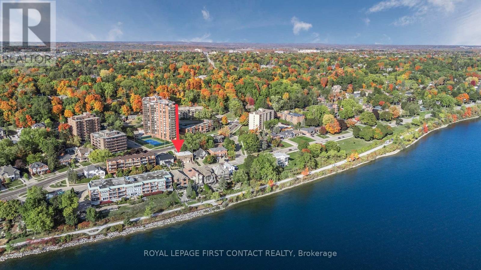 












36 KEMPENFELT DRIVE

,
Barrie,




Ontario
L4M1B9

