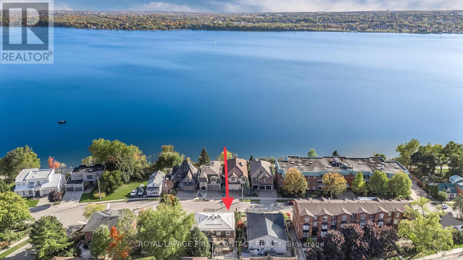 












36 KEMPENFELT DRIVE

,
Barrie,




Ontario
L4M1B9

