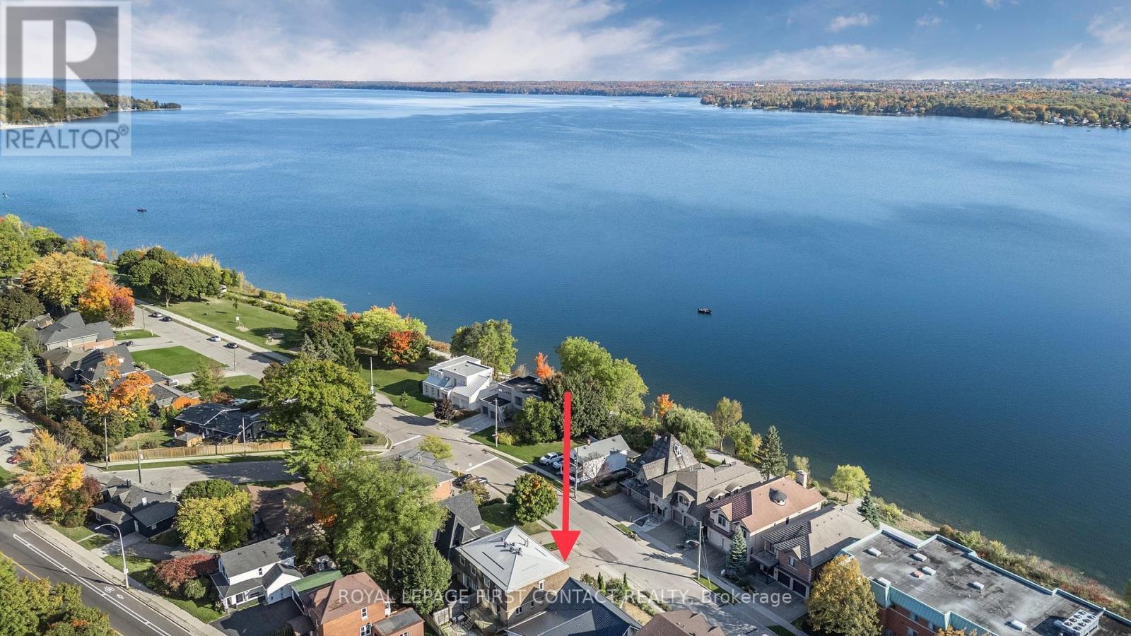 












36 KEMPENFELT DRIVE

,
Barrie,




Ontario
L4M1B9

