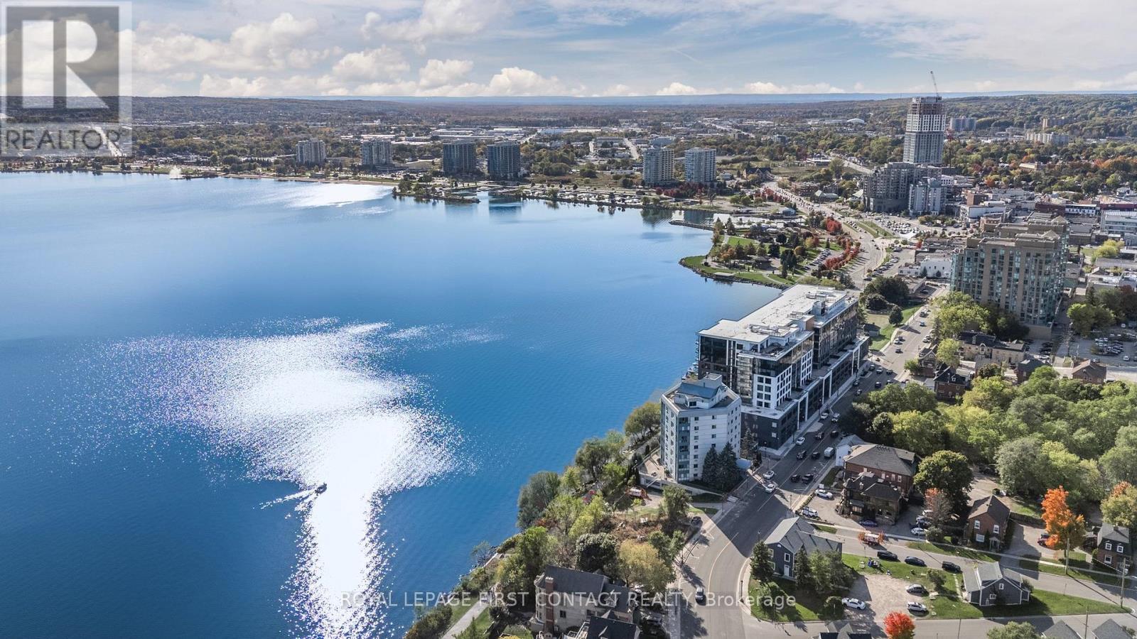 












36 KEMPENFELT DRIVE

,
Barrie,




Ontario
L4M1B9

