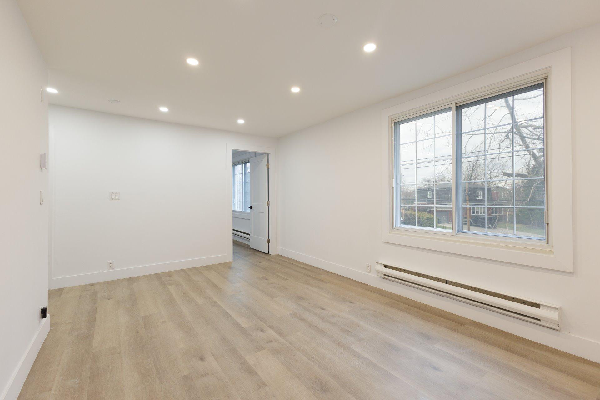 









2220


Av. Nightingale

,
Dorval,




QC
H9S2J9

