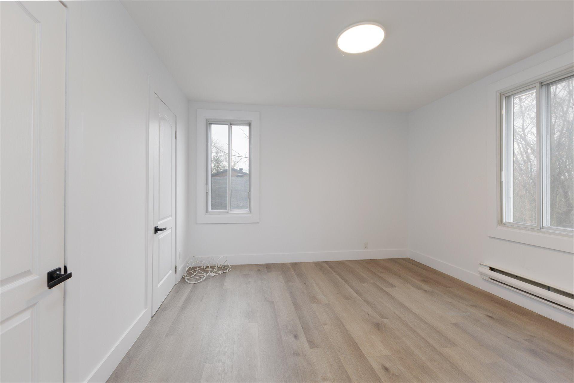 









2220


Av. Nightingale

,
Dorval,




QC
H9S2J9

