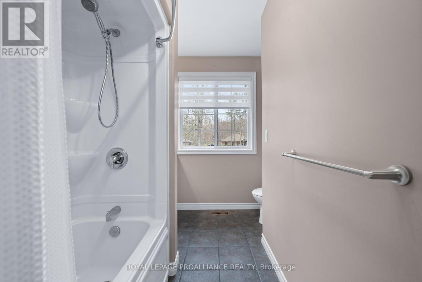 












2 OAK RIDGE DRIVE

,
Quinte West (Sidney Ward),




Ontario
K0K3E0

