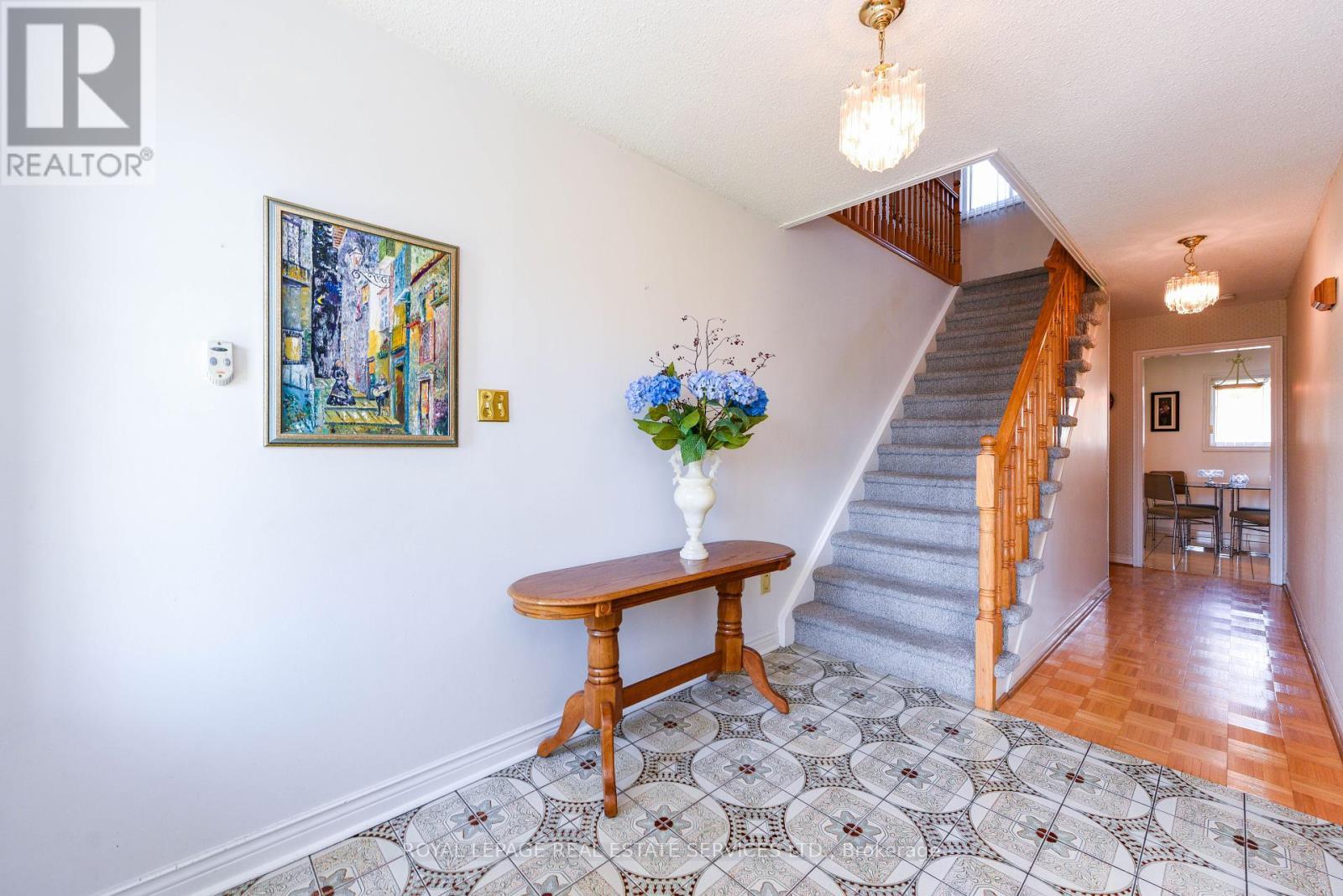 












2696 CRYSTALBURN AVENUE

,
Mississauga,




Ontario
L5B2N8

