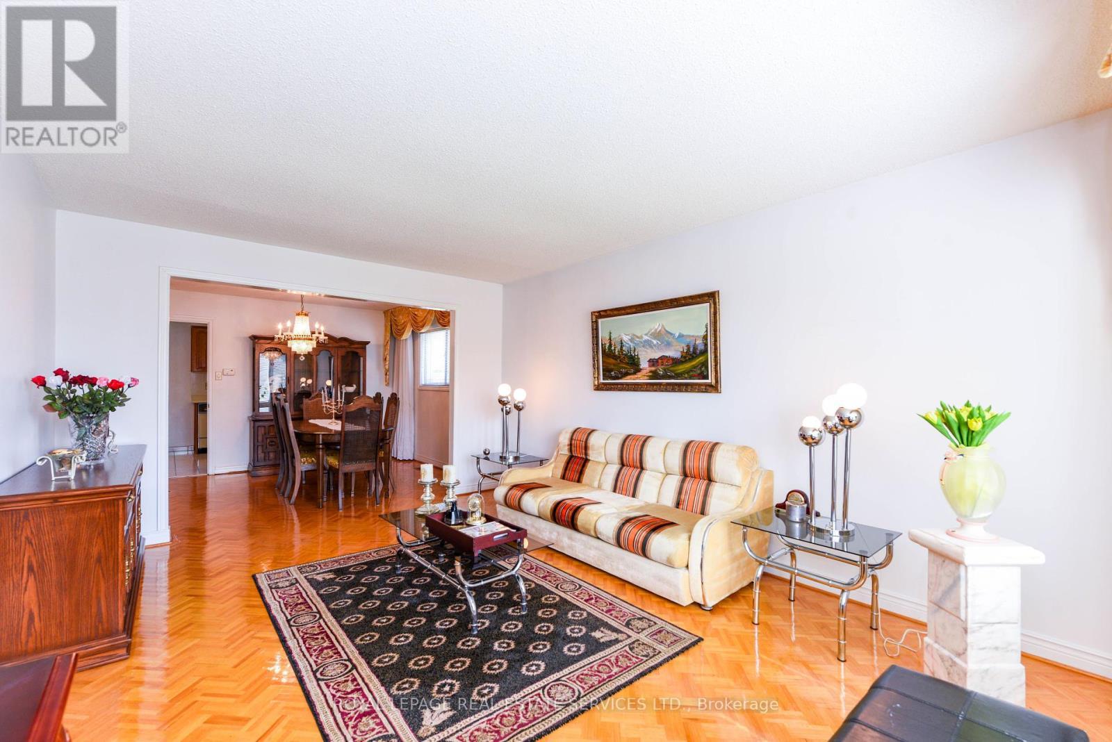 












2696 CRYSTALBURN AVENUE

,
Mississauga,




Ontario
L5B2N8

