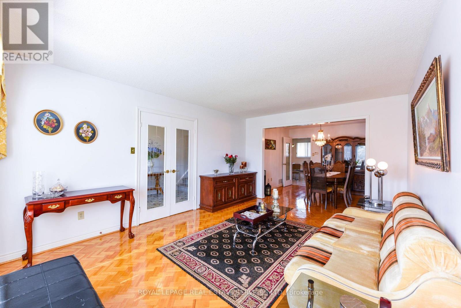 












2696 CRYSTALBURN AVENUE

,
Mississauga,




Ontario
L5B2N8

