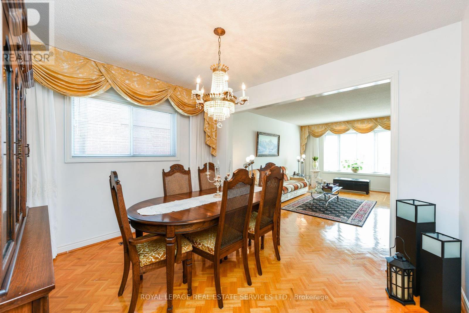 












2696 CRYSTALBURN AVENUE

,
Mississauga,




Ontario
L5B2N8

