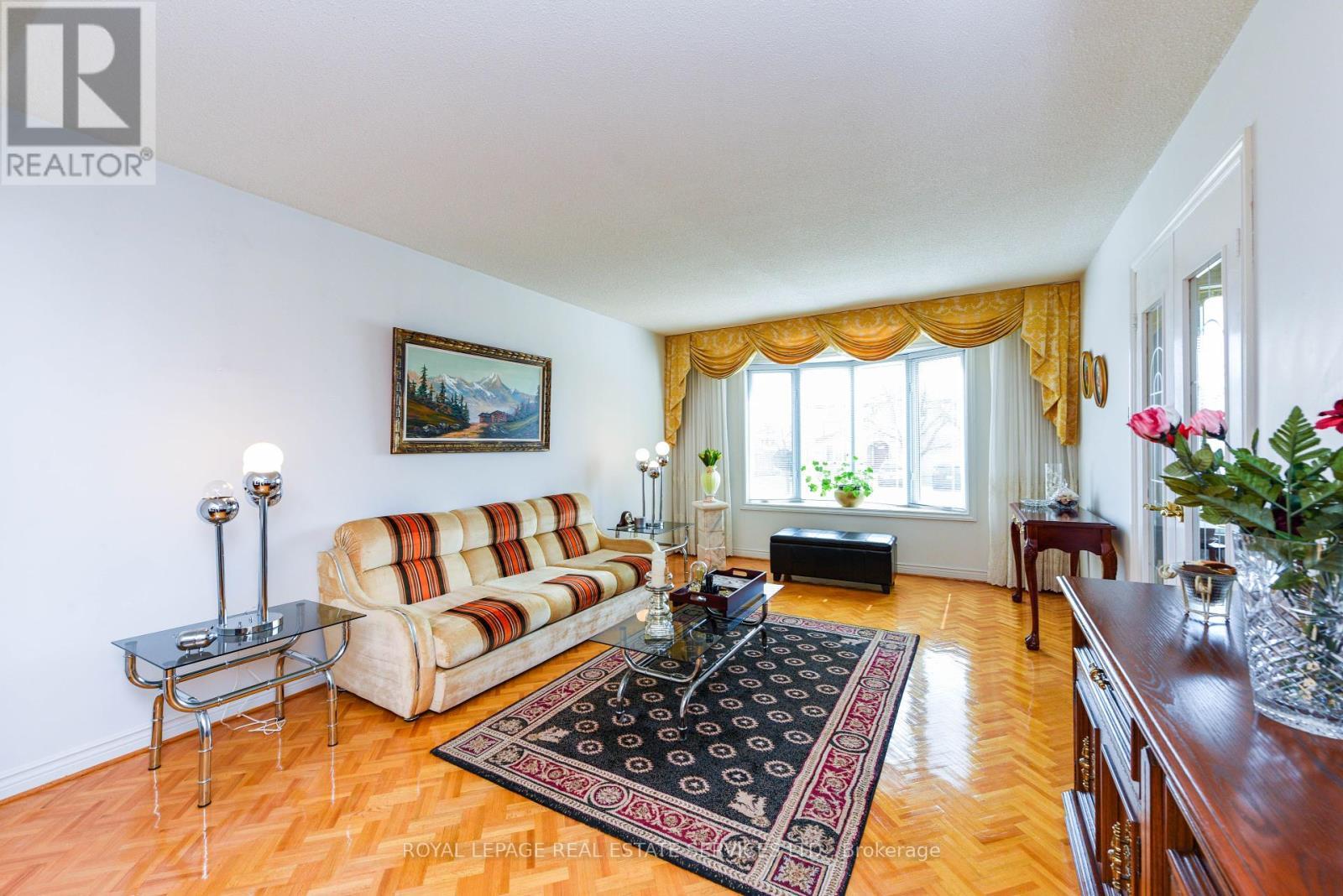 












2696 CRYSTALBURN AVENUE

,
Mississauga,




Ontario
L5B2N8

