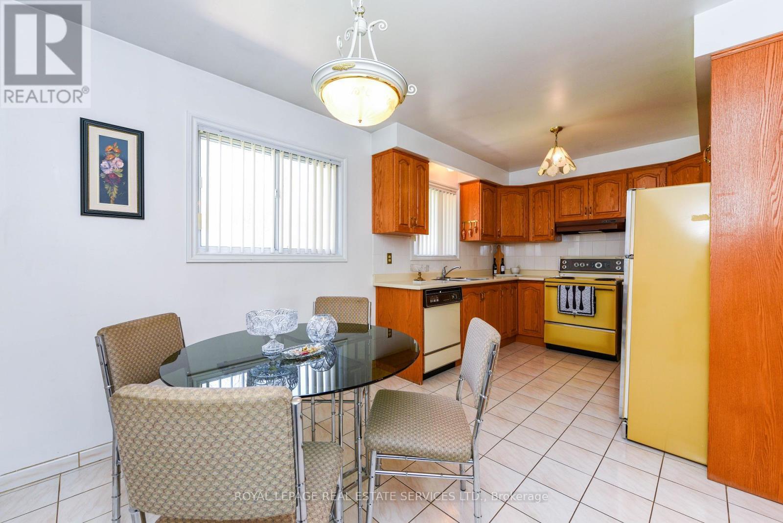 












2696 CRYSTALBURN AVENUE

,
Mississauga,




Ontario
L5B2N8

