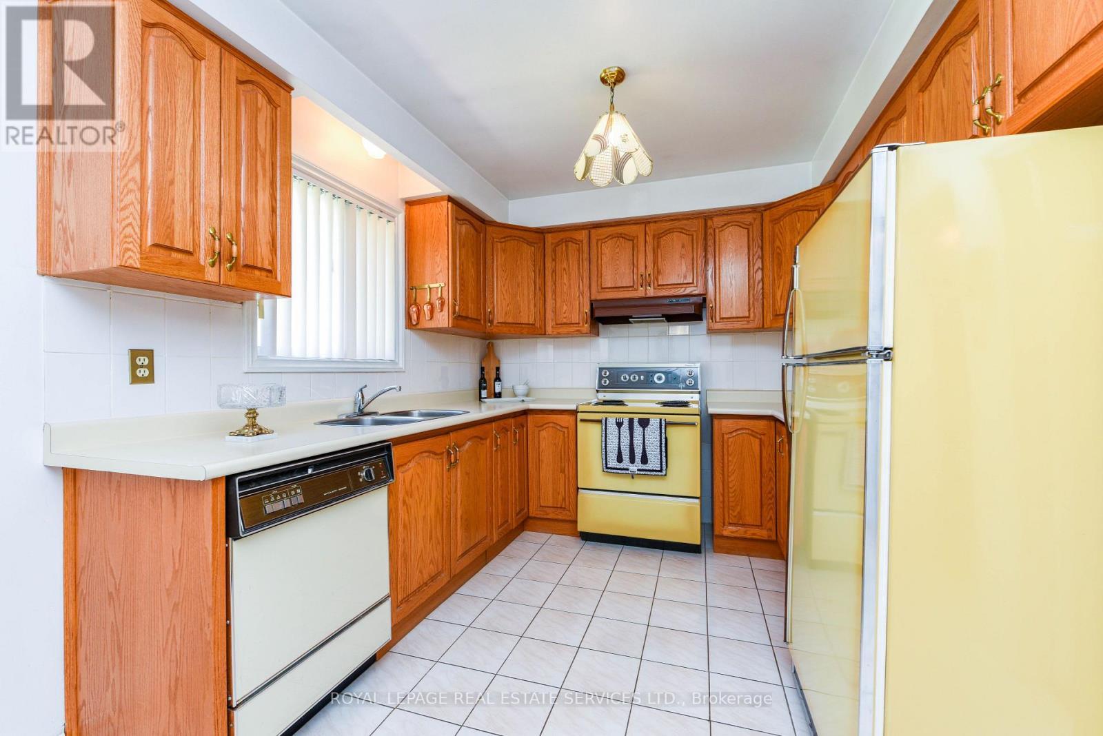 












2696 CRYSTALBURN AVENUE

,
Mississauga,




Ontario
L5B2N8

