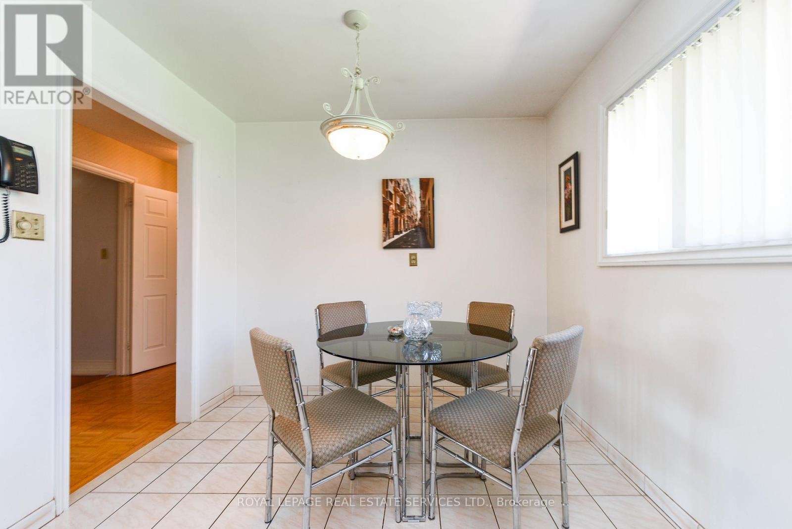 












2696 CRYSTALBURN AVENUE

,
Mississauga,




Ontario
L5B2N8

