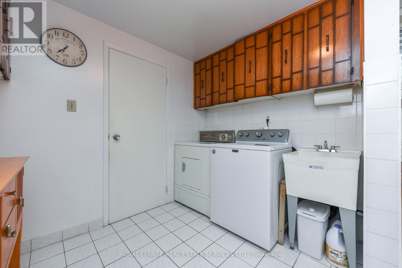 












2696 CRYSTALBURN AVENUE

,
Mississauga,




Ontario
L5B2N8

