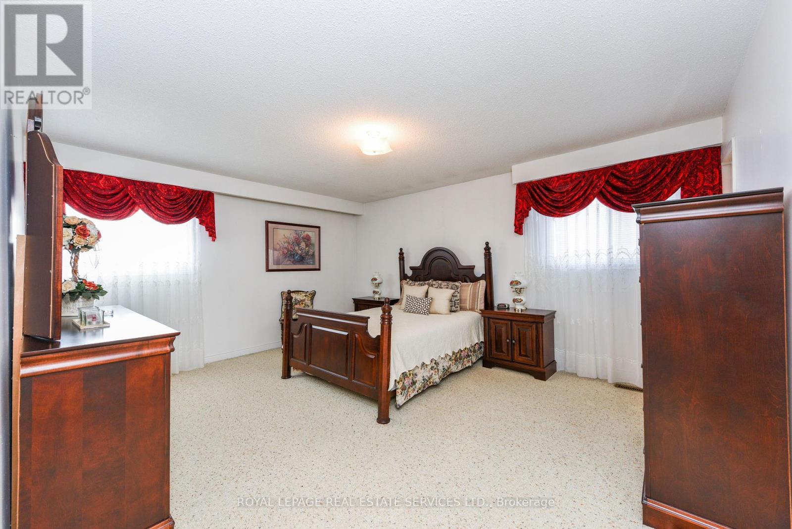 












2696 CRYSTALBURN AVENUE

,
Mississauga,




Ontario
L5B2N8

