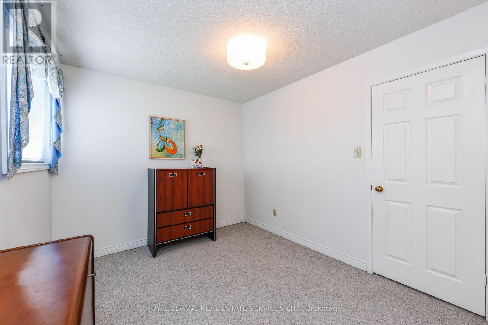 












2696 CRYSTALBURN AVENUE

,
Mississauga,




Ontario
L5B2N8

