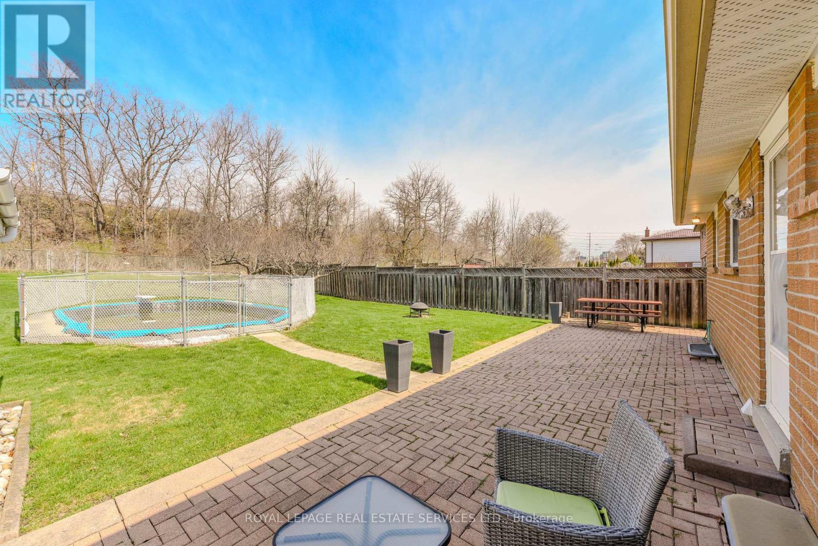 












2696 CRYSTALBURN AVENUE

,
Mississauga,




Ontario
L5B2N8

