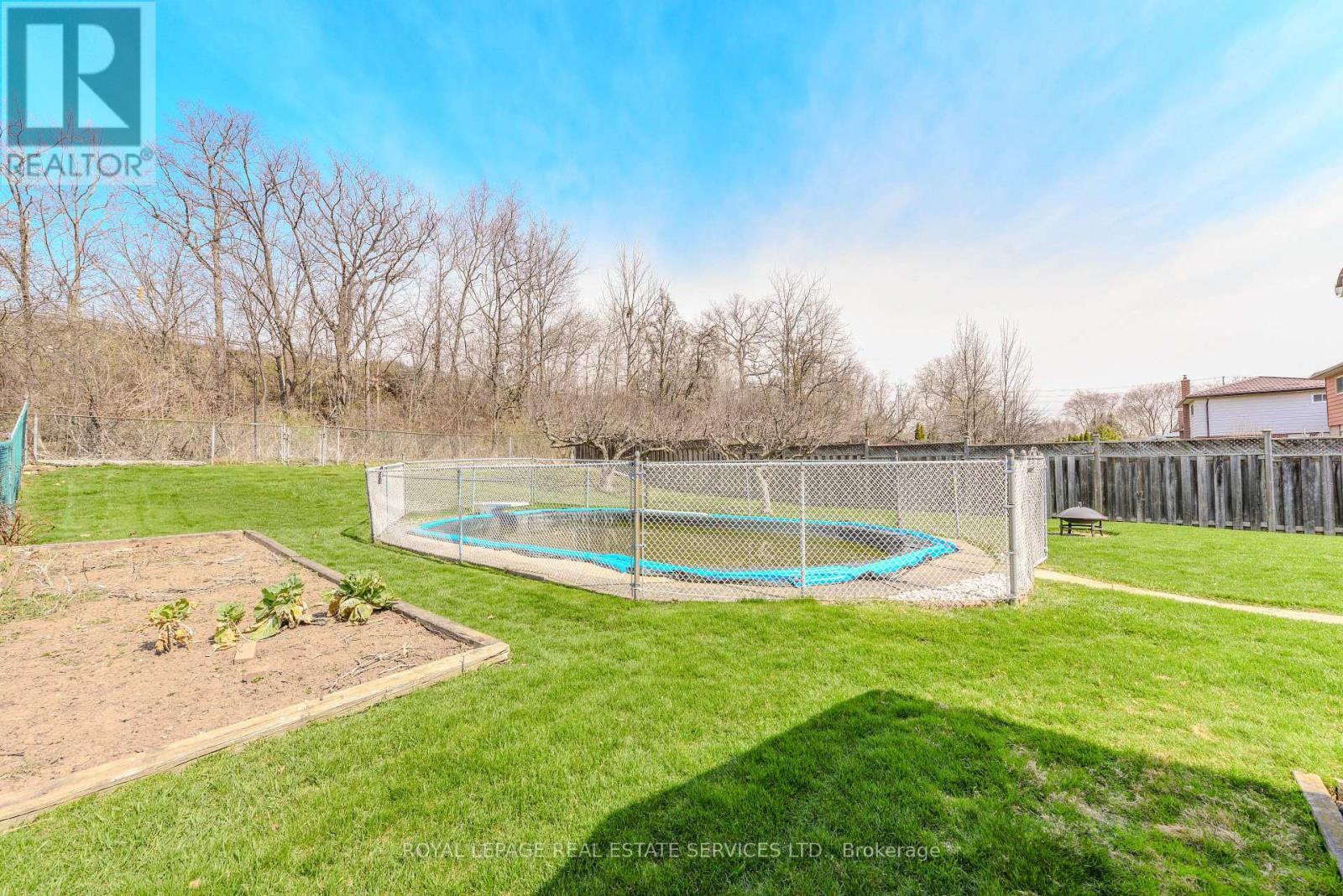 












2696 CRYSTALBURN AVENUE

,
Mississauga,




Ontario
L5B2N8

