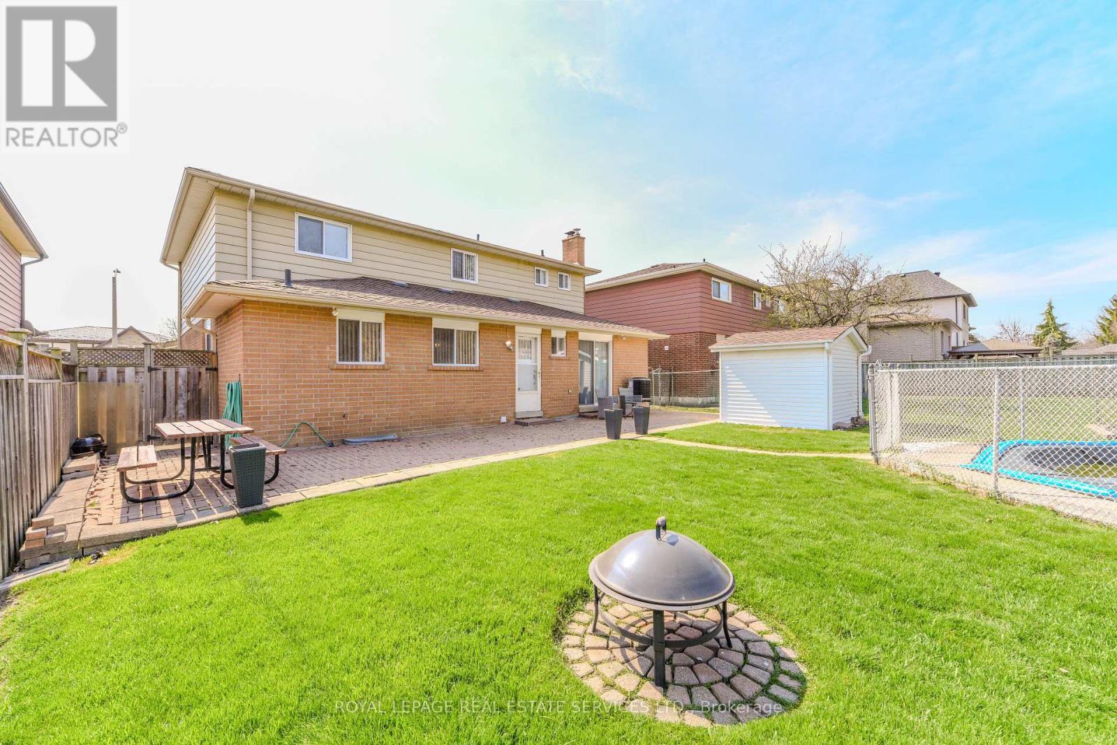 












2696 CRYSTALBURN AVENUE

,
Mississauga,




Ontario
L5B2N8

