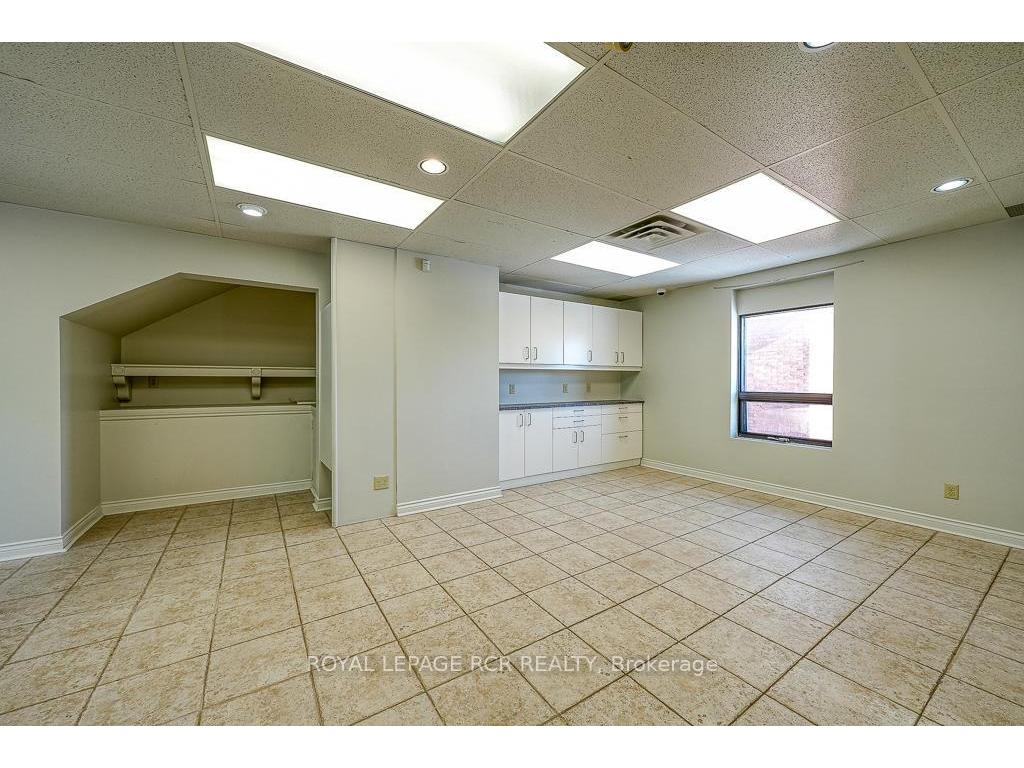 









590


Adelaide

Street, UPPER LEVEL,
Woodstock,




ON
N4S 4B9

