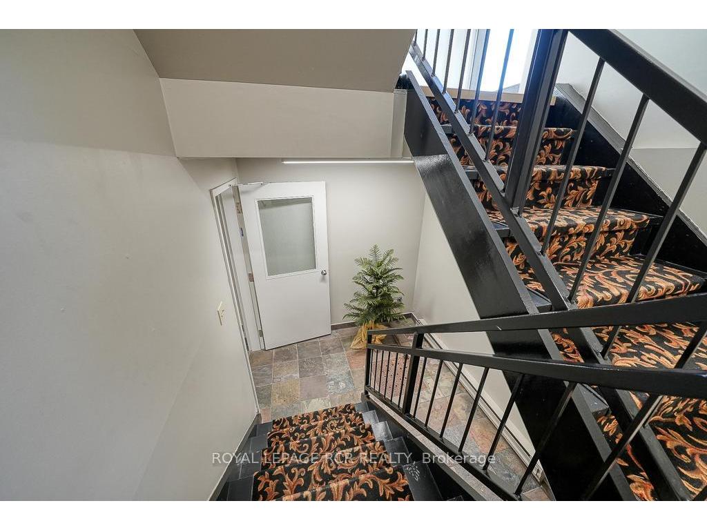 









590


Adelaide

Street, UPPER LEVEL,
Woodstock,




ON
N4S 4B9

