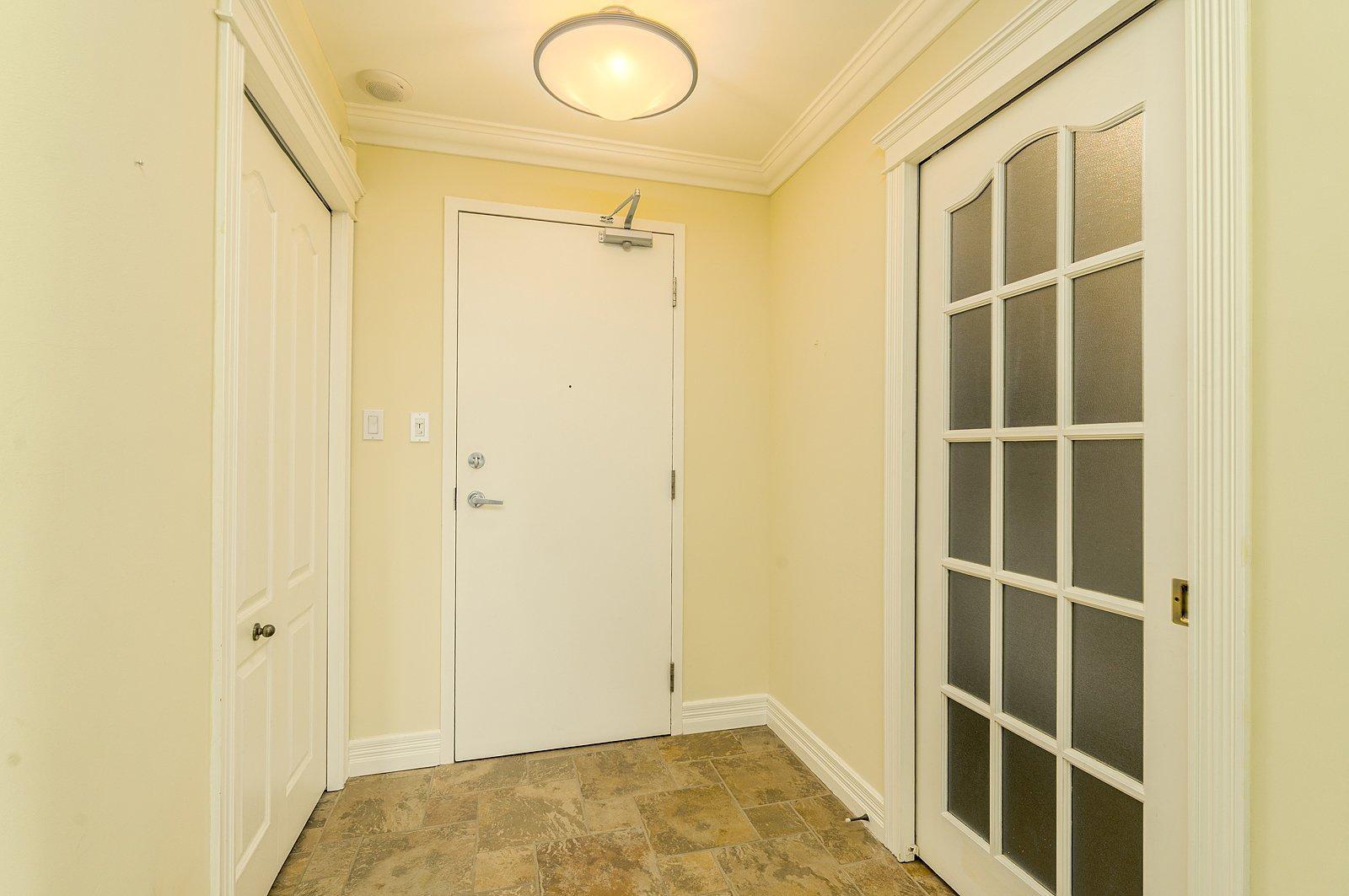 









2085


Place du Club-Memphré

, 410,
Magog,




QC
J1X7P4

