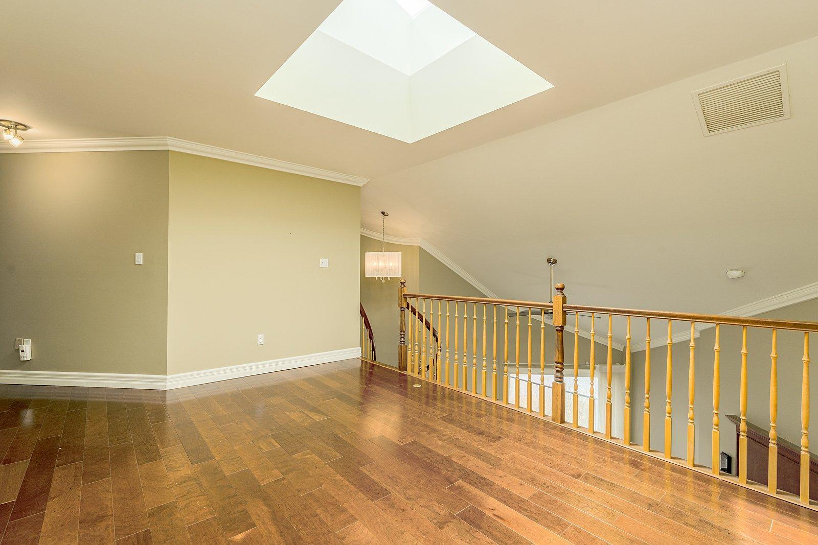









2085


Place du Club-Memphré

, 410,
Magog,




QC
J1X7P4


