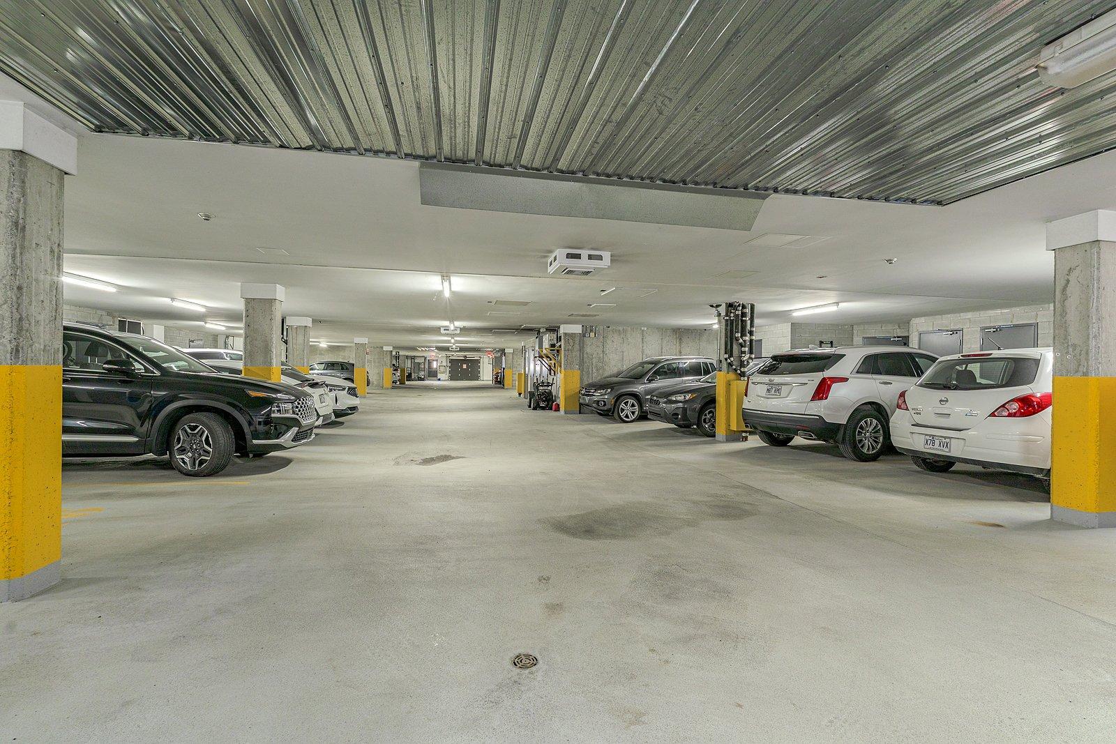









2085


Place du Club-Memphré

, 410,
Magog,




QC
J1X7P4

