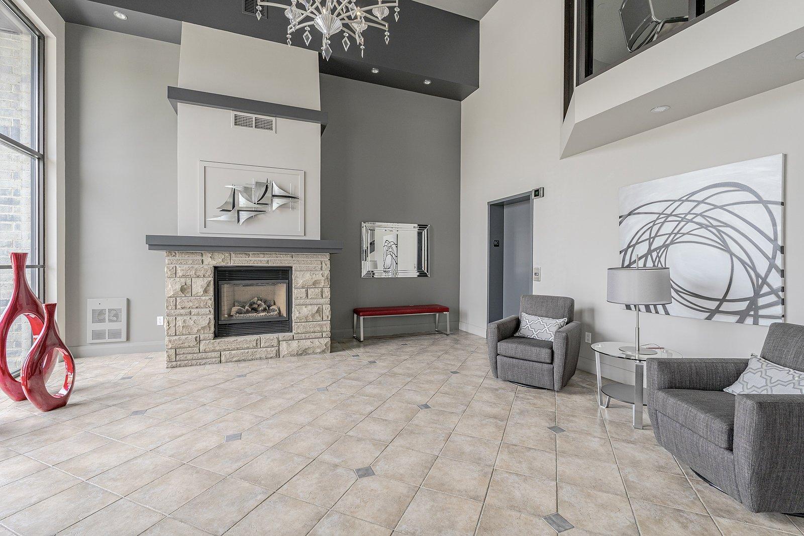









2085


Place du Club-Memphré

, 410,
Magog,




QC
J1X7P4


