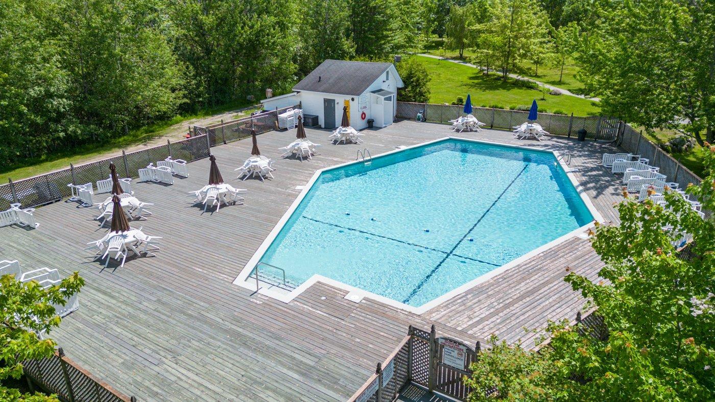 









2085


Place du Club-Memphré

, 410,
Magog,




QC
J1X7P4

