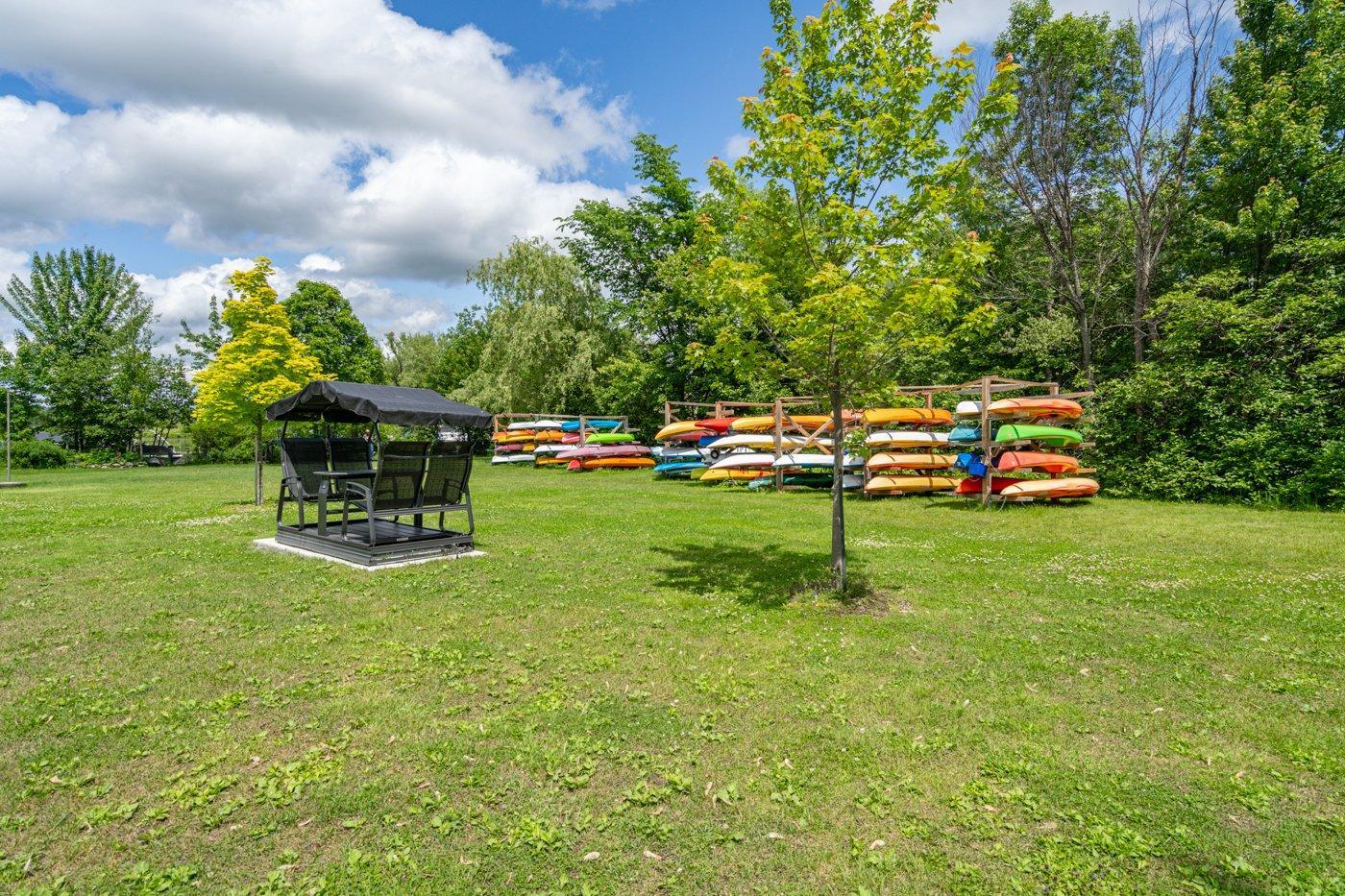 









2085


Place du Club-Memphré

, 410,
Magog,




QC
J1X7P4

