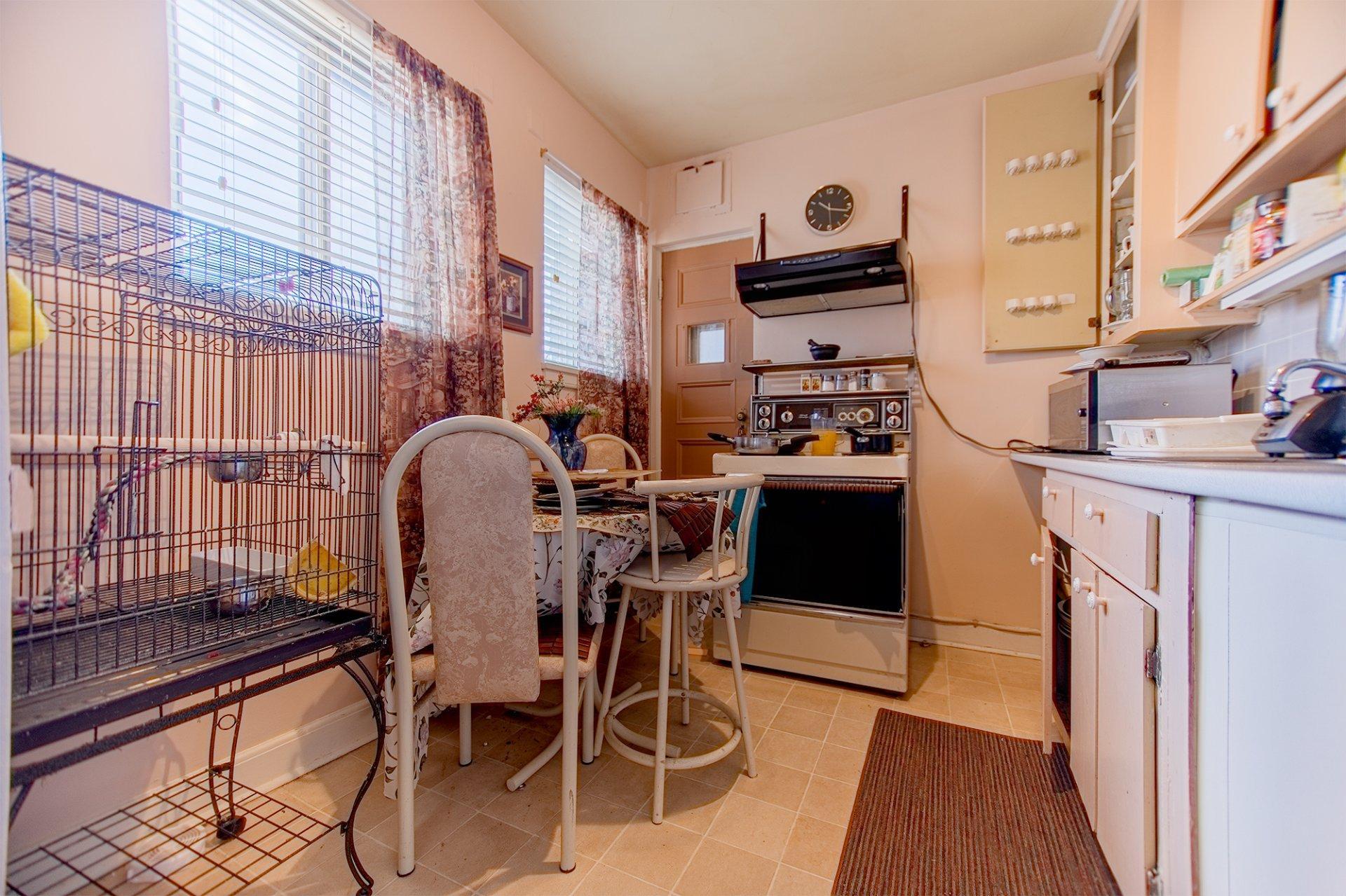 









258


Av. Willowdale

,
Montréal (Outremont),




QC
H3T1G7

