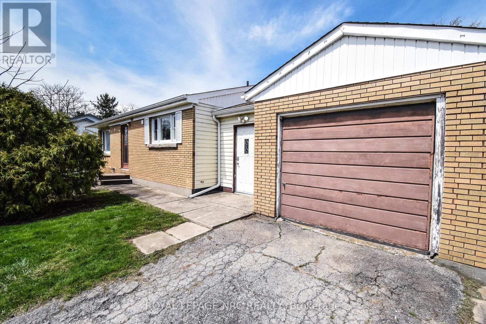 












462 QUAKER ROAD

,
Welland (N. Welland),




Ontario
L3C3G8

