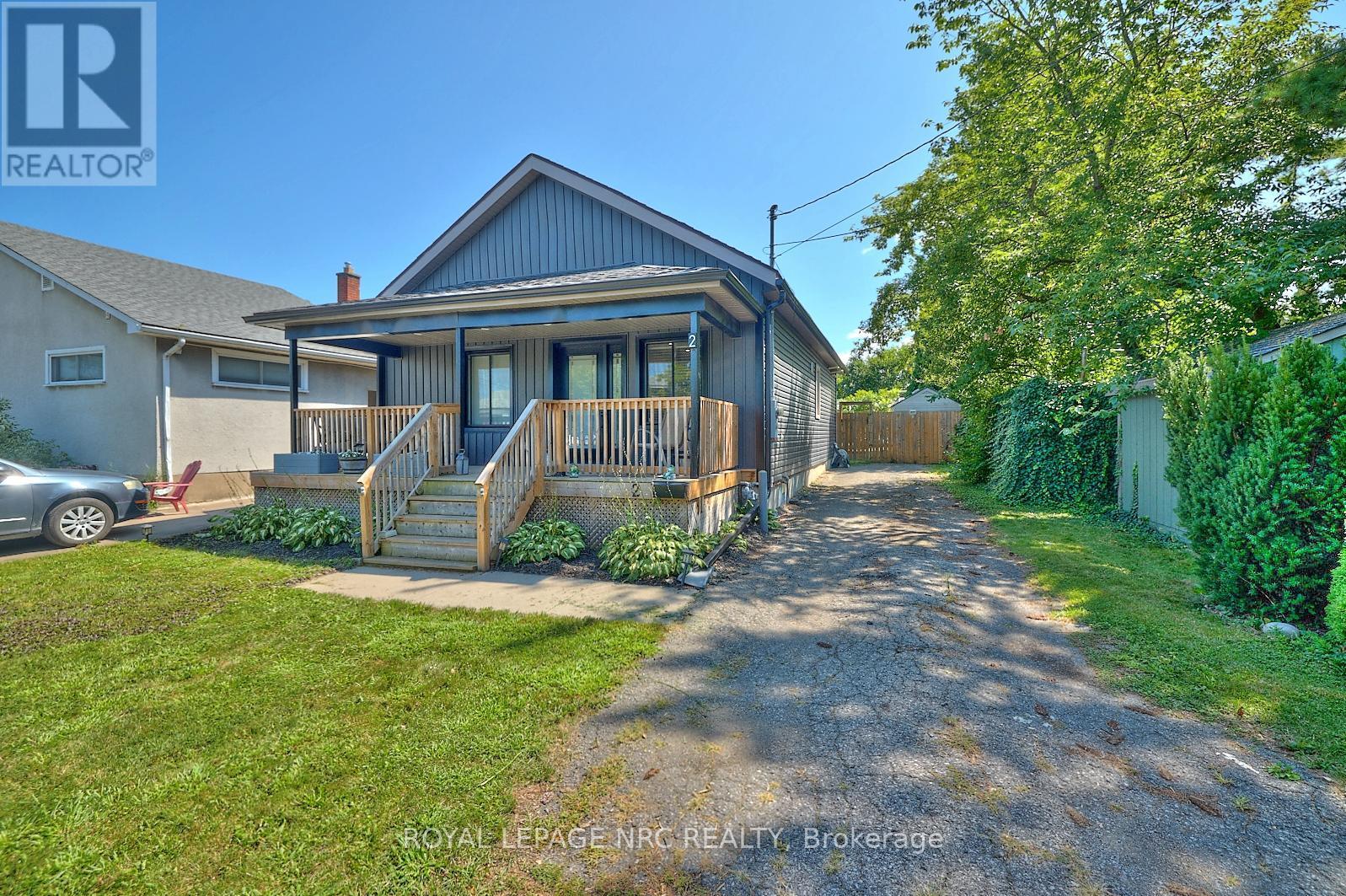 












2 FAIRBURN AVENUE

,
St. Catharines (Burleigh Hill),




Ontario
L2T1B2

