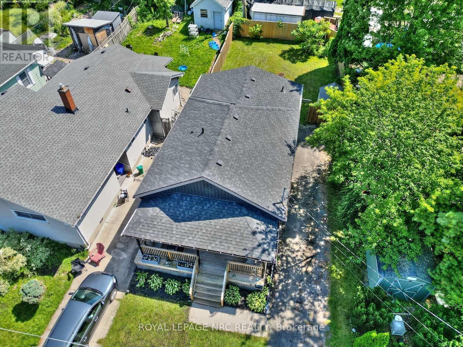 












2 FAIRBURN AVENUE

,
St. Catharines (Burleigh Hill),




Ontario
L2T1B2

