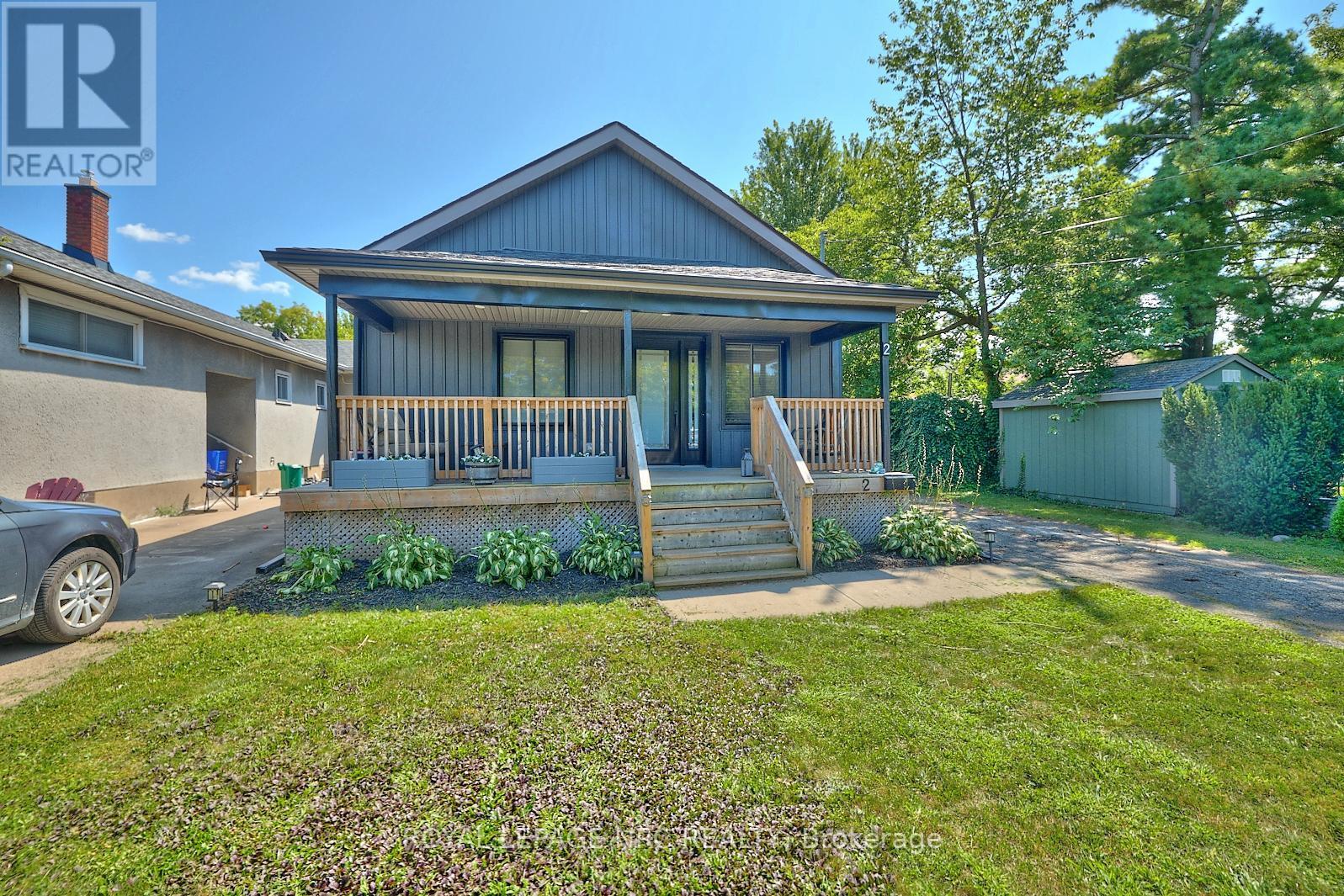 












2 FAIRBURN AVENUE

,
St. Catharines (Burleigh Hill),




Ontario
L2T1B2

