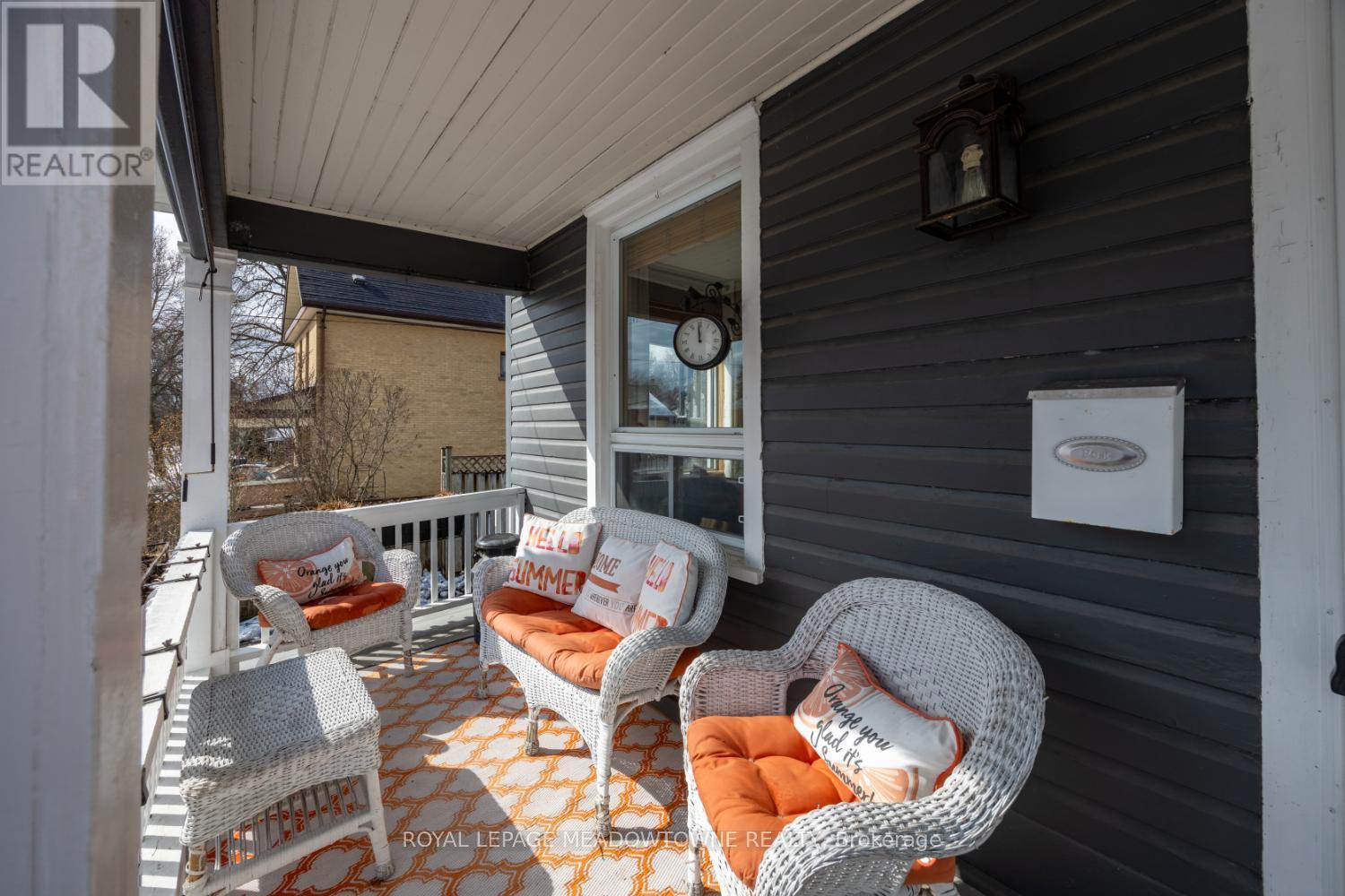 












315 MARK STREET

,
Peterborough East,




Ontario
K9H1V5

