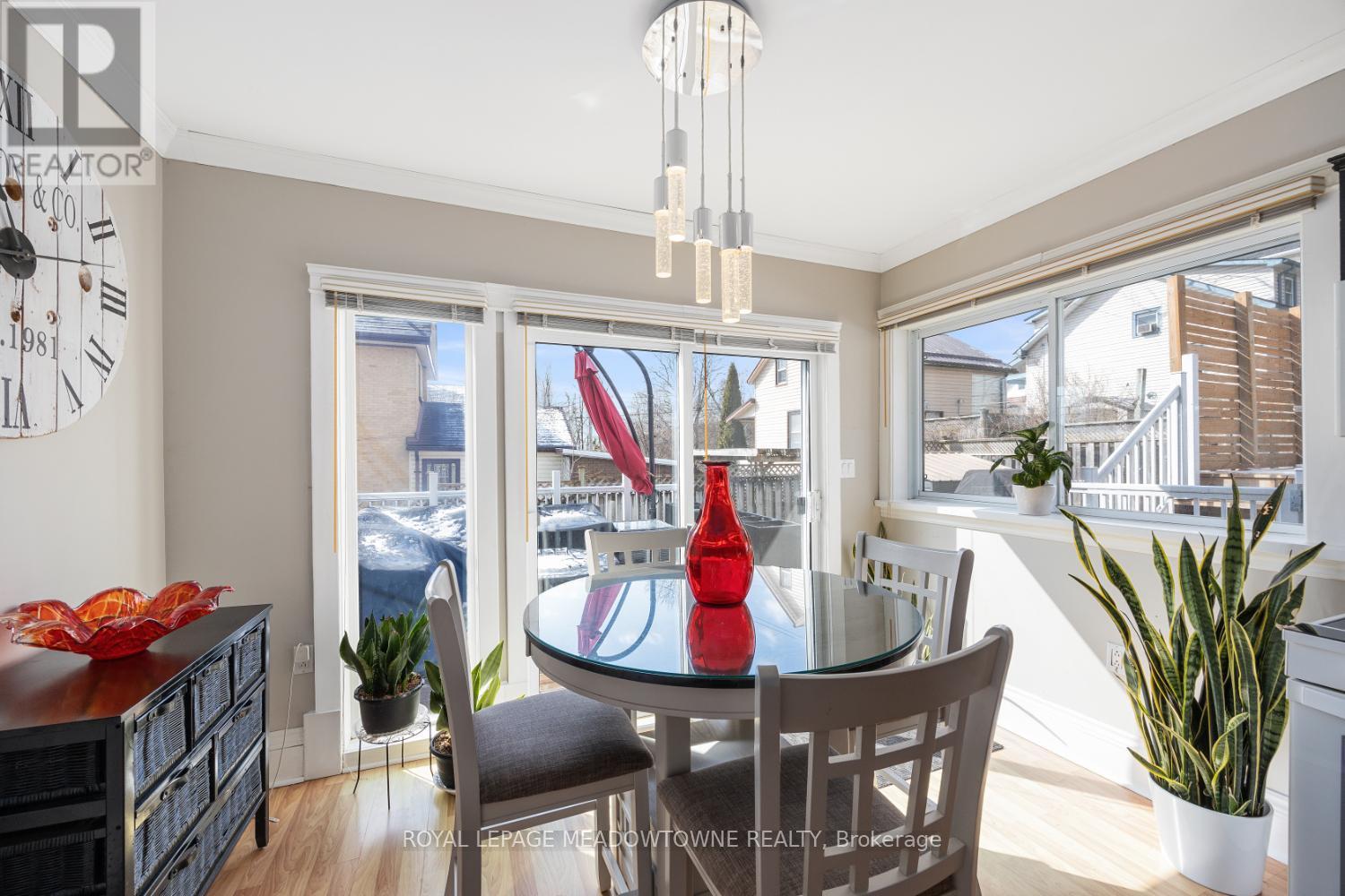 












315 MARK STREET

,
Peterborough East,




Ontario
K9H1V5

