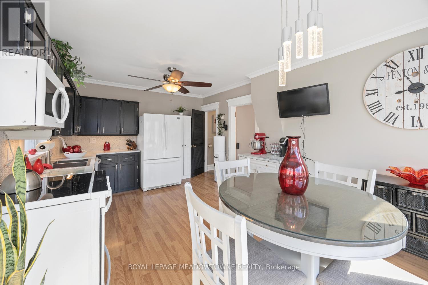 












315 MARK STREET

,
Peterborough East,




Ontario
K9H1V5

