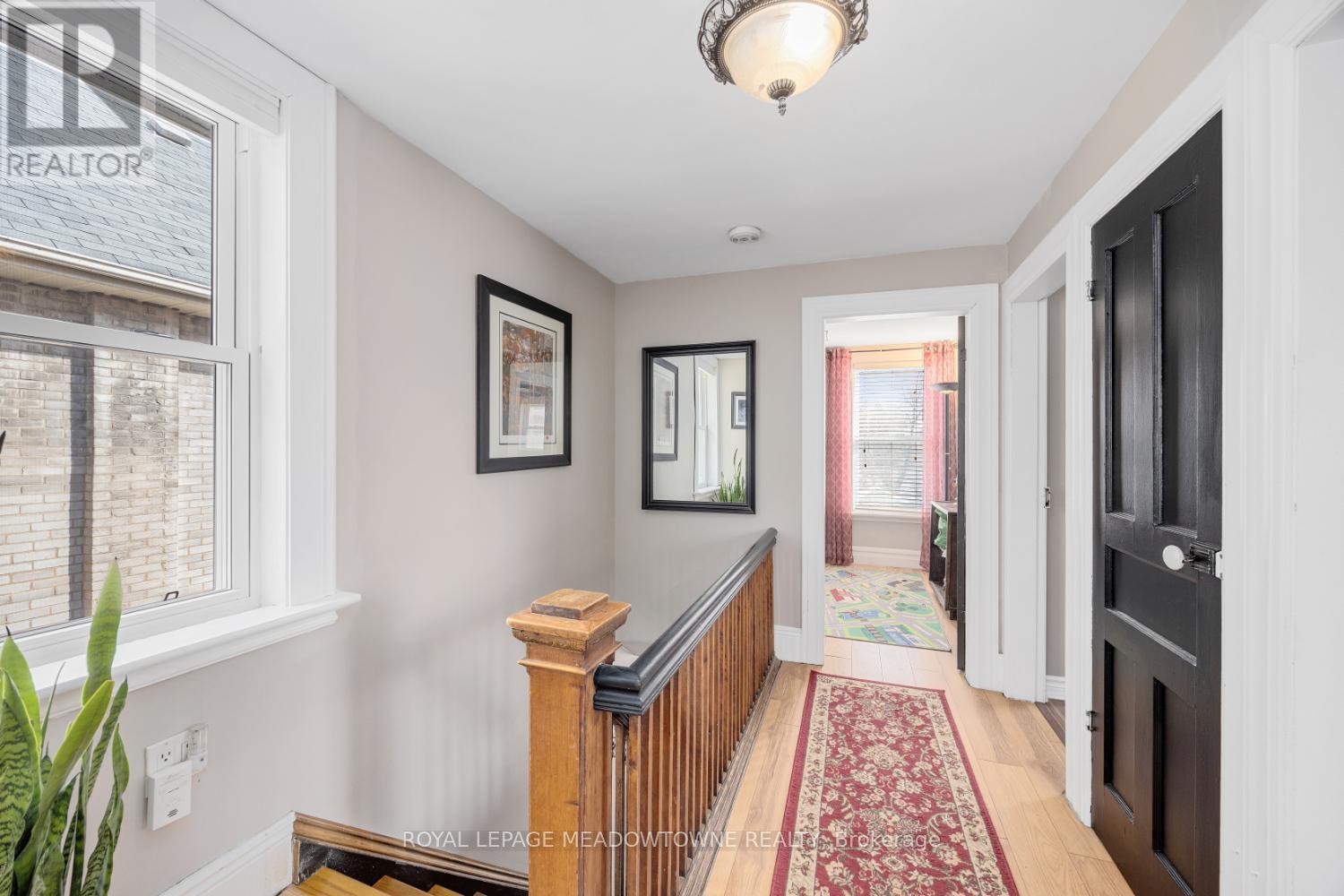 












315 MARK STREET

,
Peterborough East,




Ontario
K9H1V5

