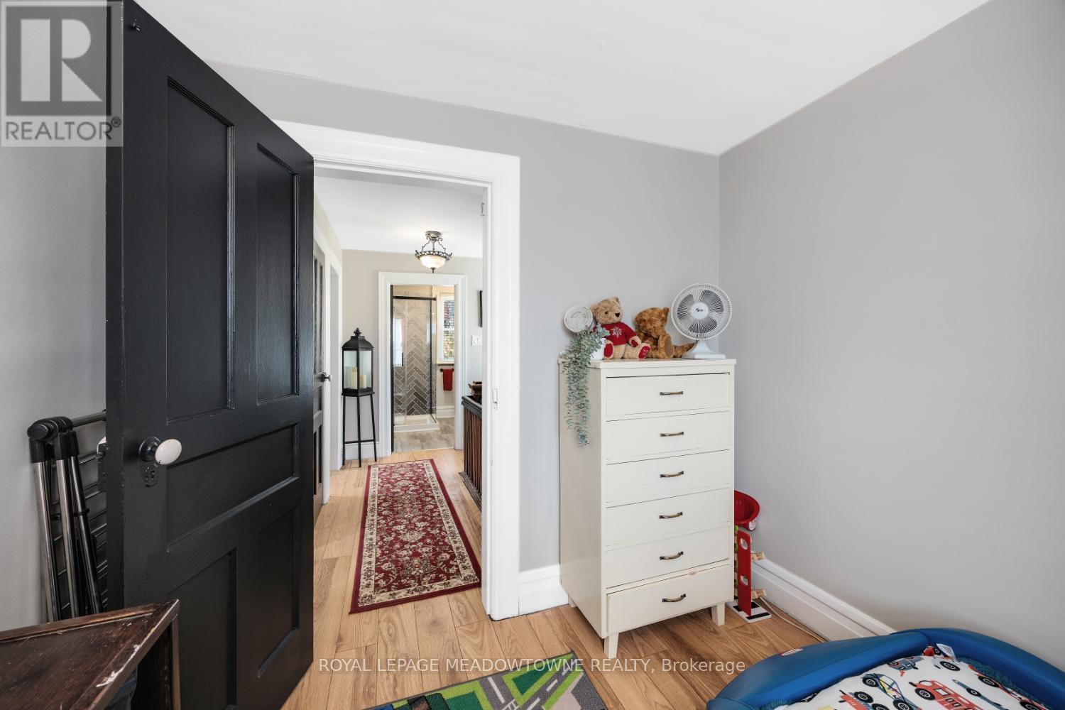 












315 MARK STREET

,
Peterborough East,




Ontario
K9H1V5

