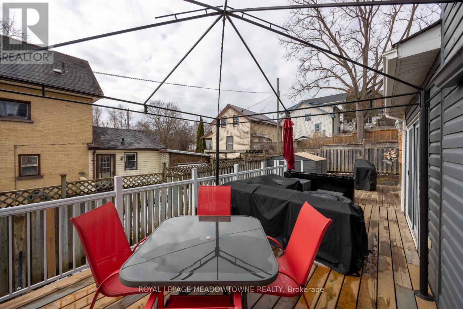 












315 MARK STREET

,
Peterborough East,




Ontario
K9H1V5

