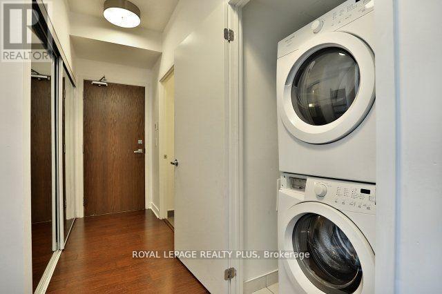 












812 - 360 SQUARE ONE DRIVE

,
Mississauga,




Ontario
L5B0G7

