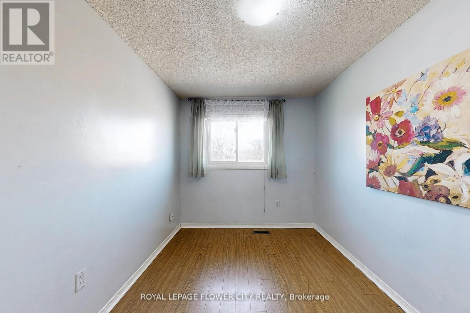 












43 - 1155 PARAMOUNT DRIVE

,
Hamilton,




Ontario
L8J2N2


